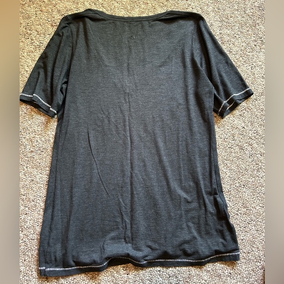 Lululemon t shirt - Picture 2 of 2